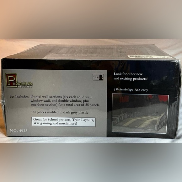 New Sealed Hobby Gothic City Building Lg Set Museum Models Collections - Picture 3 of 6